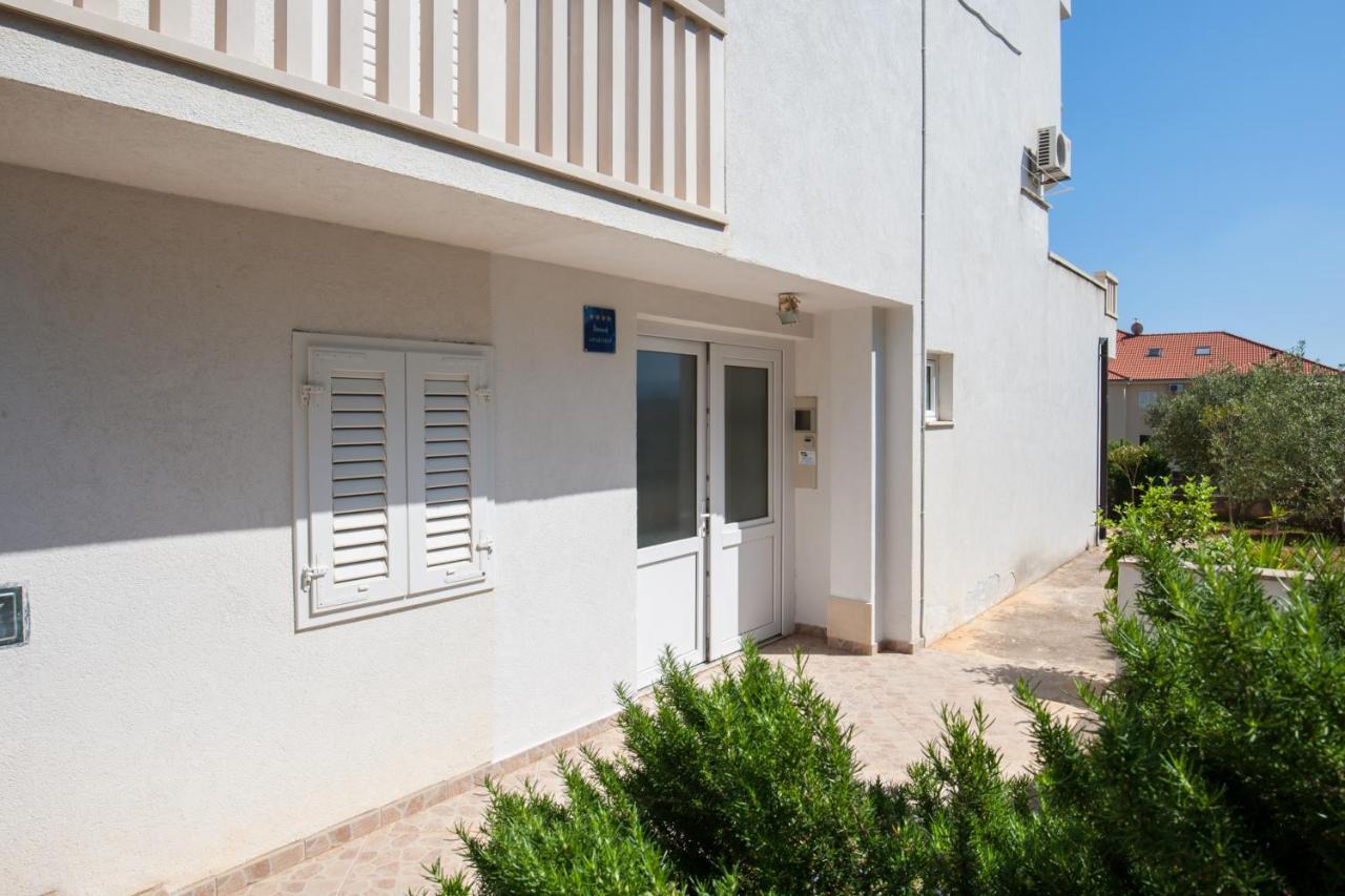 בול Mazuranic Apartments מראה חיצוני תמונה